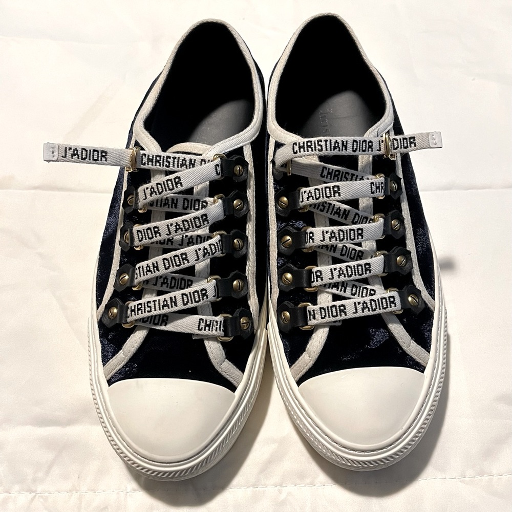 Chrisian Dior low-top blue velvet sneaker